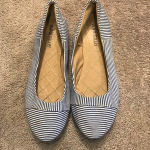 NWT woman’s size 8 ballet flats .